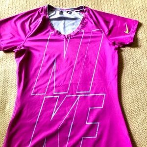 Nike Pro Dri-Fit Neck Short Sleeve Athletic Tee. Size M